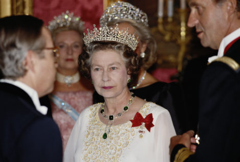 Isabel II y su único viaje a España hace 34 años, en imágenes