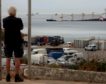 Sacan 41 toneladas de combustible del buque varado en Gibraltar