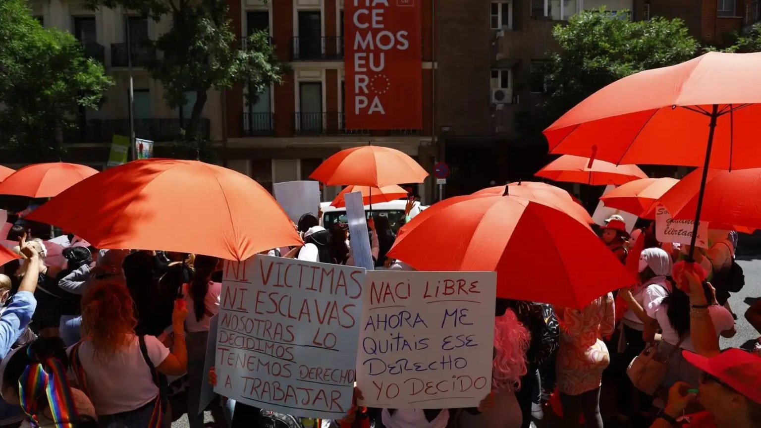 Los defensores de la prostitución convocan una protesta ante el Congreso contra el Gobierno