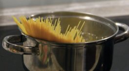 Un Nobel de Física italiano pide cocer la pasta con el fuego apagado para ahorrar energía