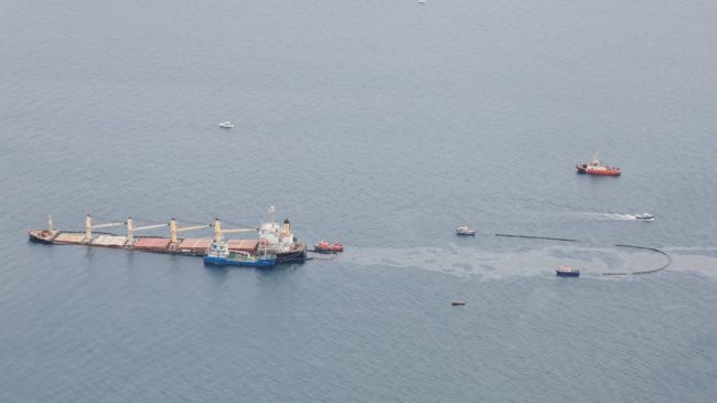 El Gobierno de Gibraltar anuncia que ha bombeado el 80% del gasóleo del buque OS35