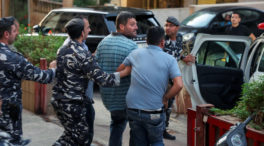 Los libaneses atracan bancos a la desesperada para recuperar sus ahorros por el corralito