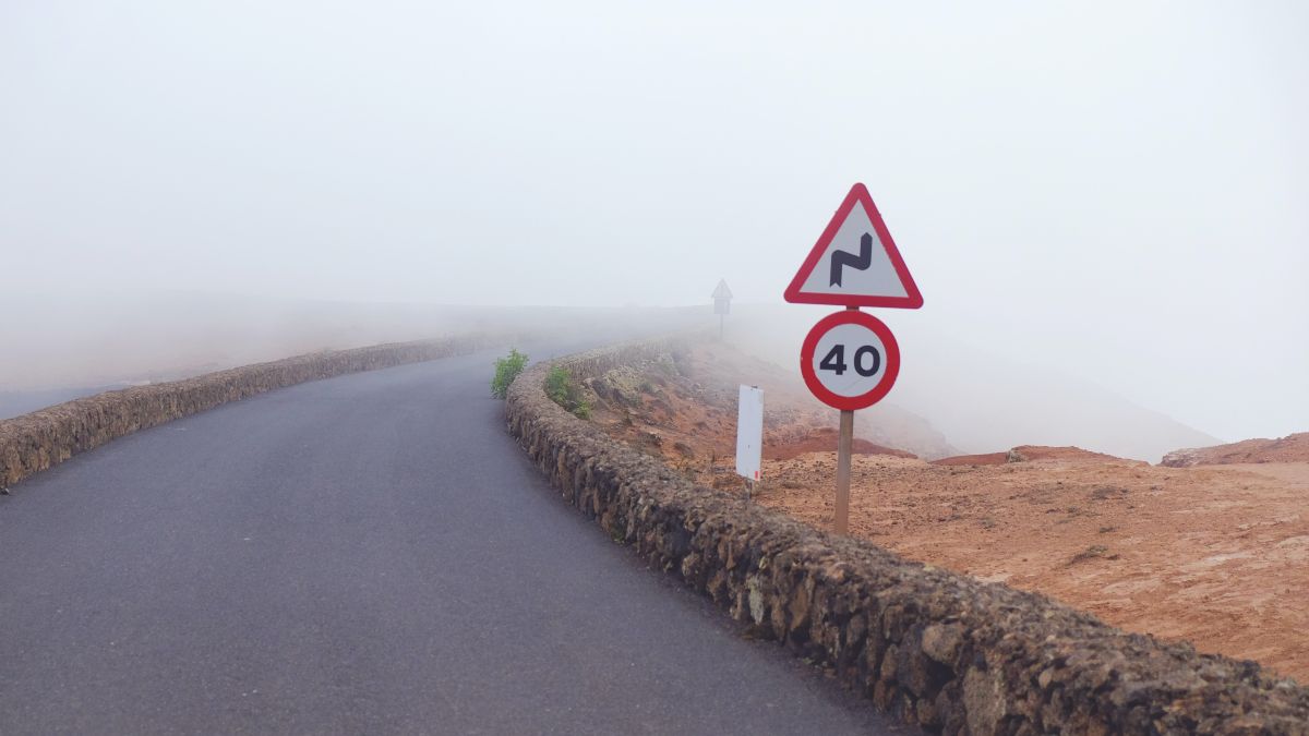 Los radares de tramo miden la velocidad media de los vehículos en la carretera. 