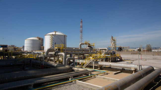 España duplicó las compras de gas ruso en agosto y redujo las importaciones desde Argelia
