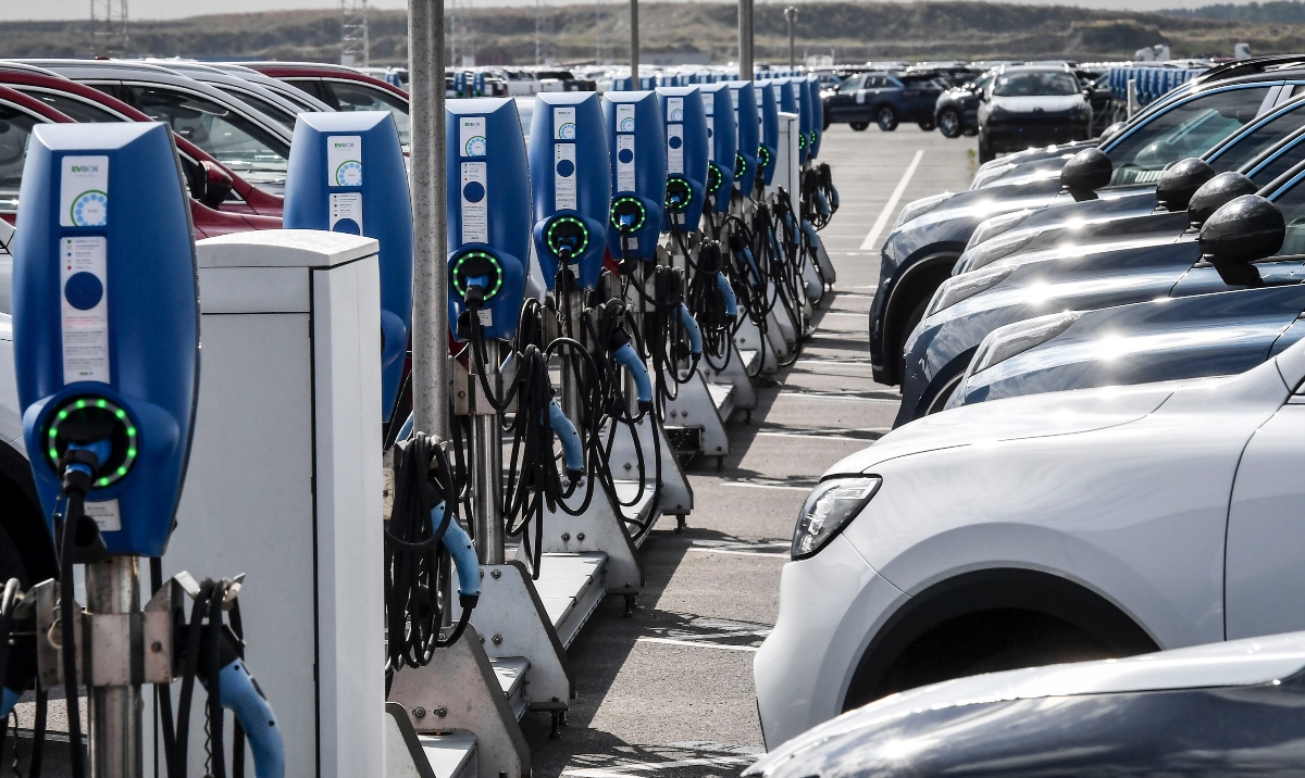 España es el sexto país europeo donde más cuesta cargar un coche eléctrico