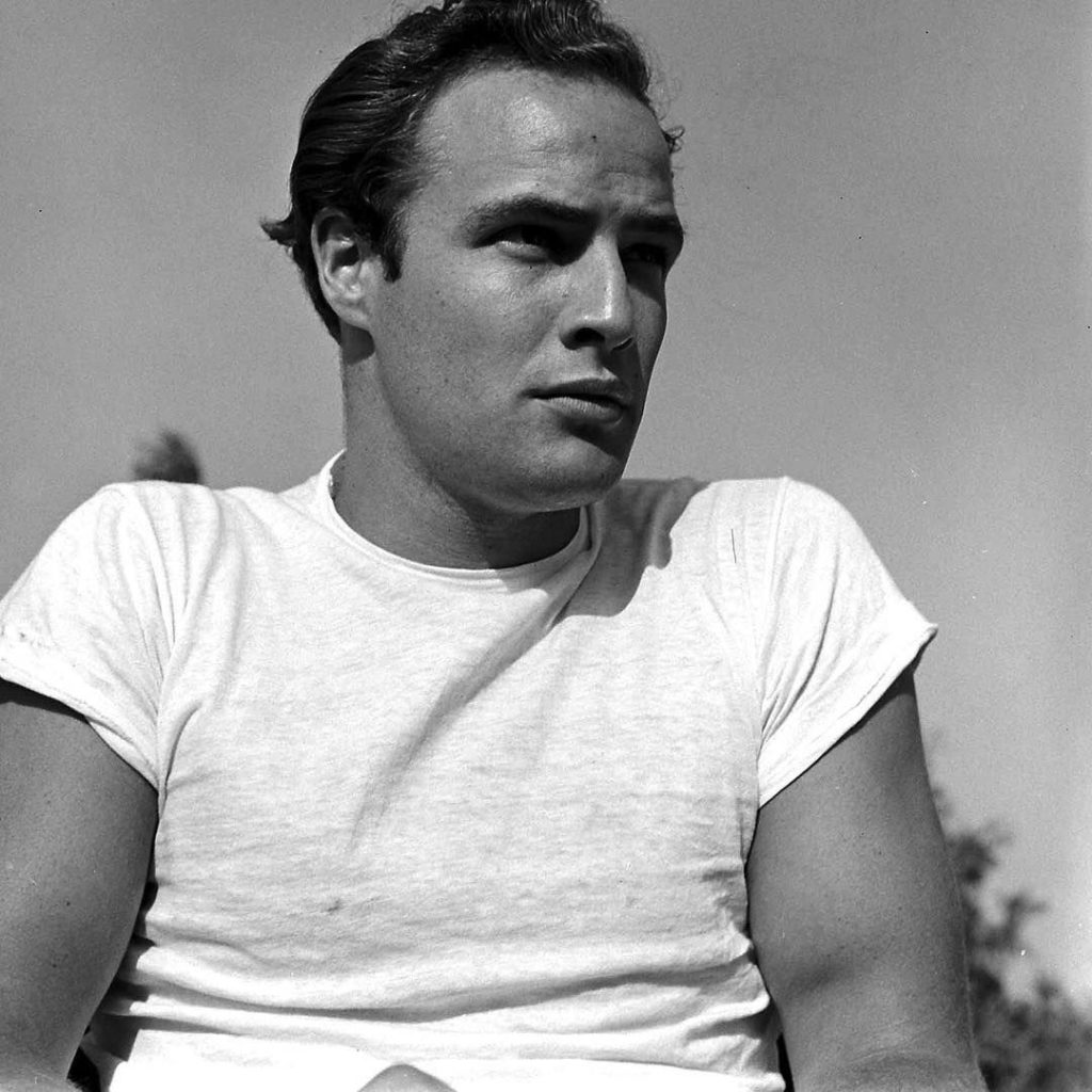 El actor Marlon Brando fue uno de los artífices de poner de moda la camiseta. (Fuente: Pinterest)