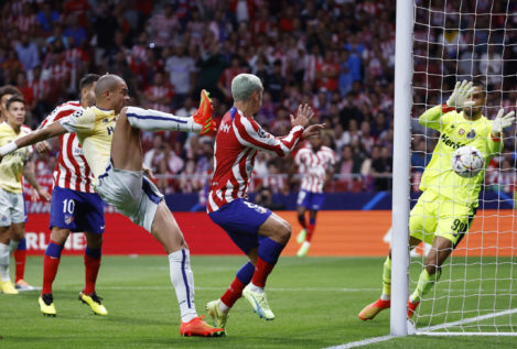 El Atlético de Madrid vence al Oporto en el último minuto en un tiempo añadido loco (2-1)