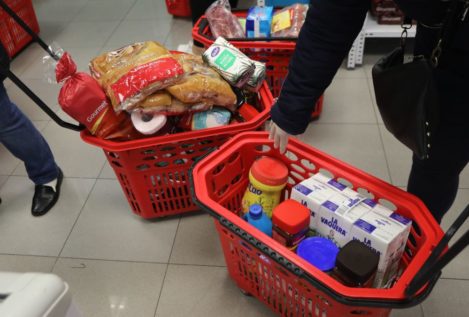 30 productos a 30 euros: ¿cuánto cuesta la cesta de Carrefour en otros supermercados?