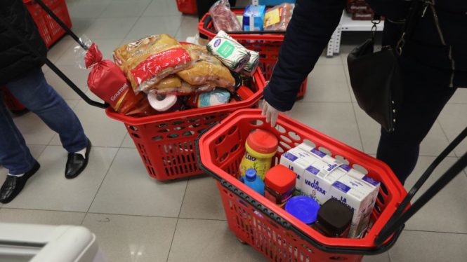 30 productos a ¿cuánto cuesta la cesta en otros supermercados?
