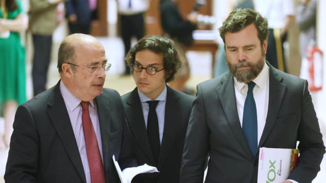 Vox lleva su polémico protocolo «provida» a Asturias y el PP adelanta que no lo apoyará