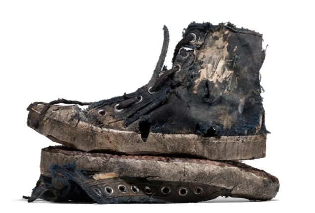 Casa de la carretera siguiente Salón La moda de las zapatillas destrozadas a precios prohibitivos