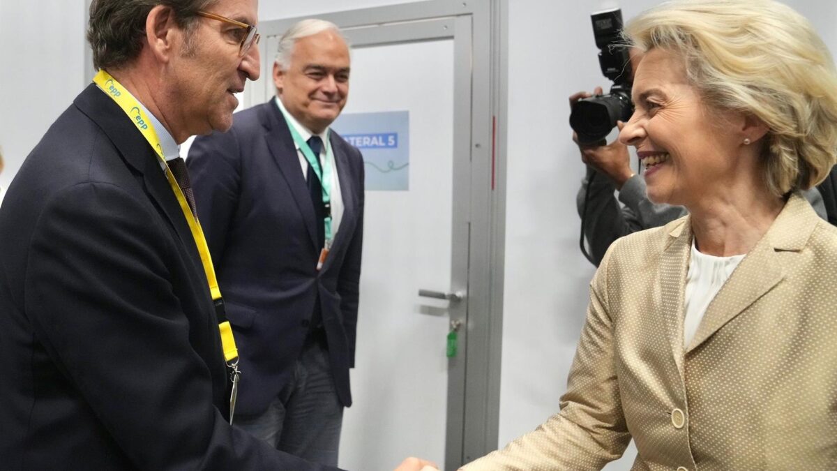 Von der Leyen manda un mensaje de apoyo a su «amigo» Feijóo en la Interparlamentaria del PP