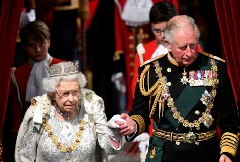 Encuesta | ¿Le parece bien que sea Carlos III quien suceda a Isabel II en el trono británico?