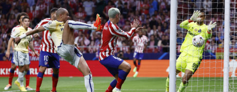 El Atlético de Madrid vence al Oporto en el último minuto en un tiempo añadido loco (2-1)