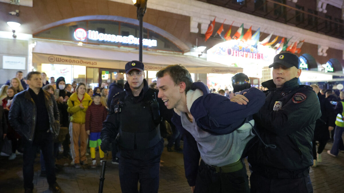 Más de 1.000 detenidos en las protestas en Rusia contra la movilización anunciada por Putin