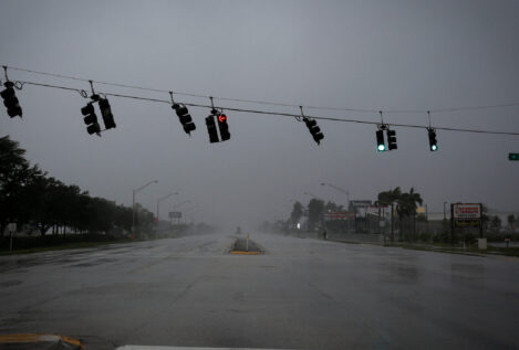 El huracán 'Ian' toca tierra en Florida con vientos de 240 km/h