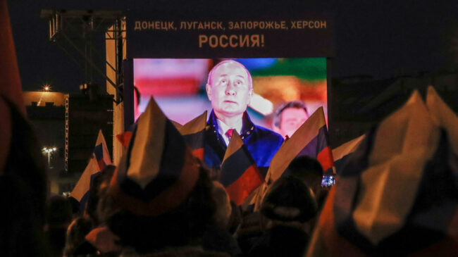 Putin se da un baño de masas en Moscú para celebrar la anexión de los territorios ucranianos