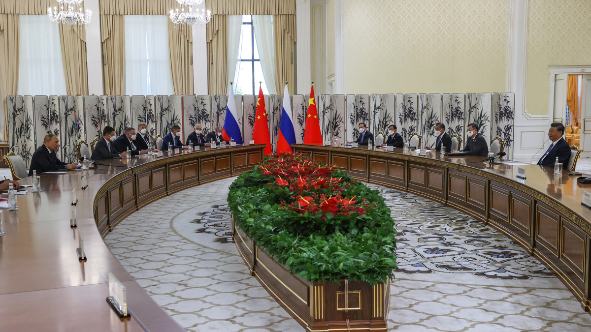 Rusia y China estrechan lazos con una reunión en la que Xi pide «liderar un mundo cambiante»
