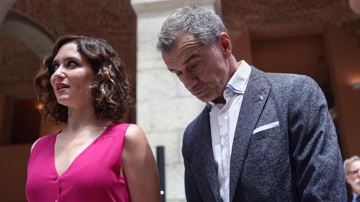 Ayuso amortiza el puesto de Cantó y diluye la Oficina del Español dentro de Cultura