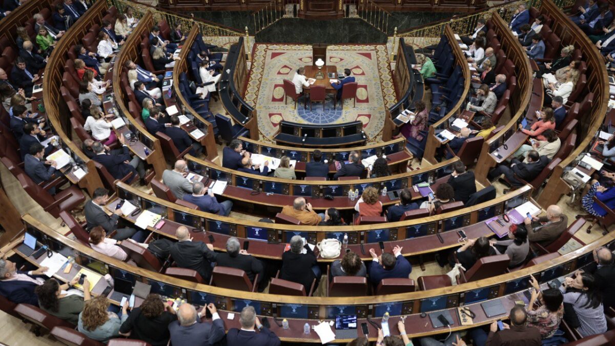 El PSOE apoya a ERC y Bildu para que la despenalización del delito de injurias a la Corona siga adelante en el Congreso