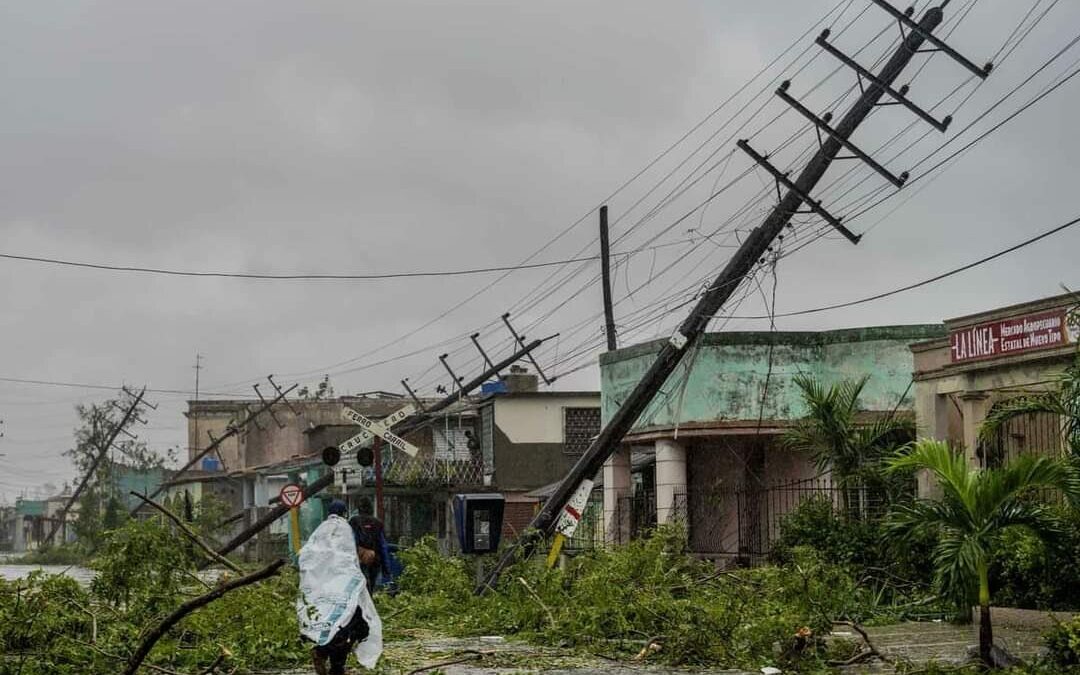 Cuba, sin corriente eléctrica tras el paso del huracán Ian