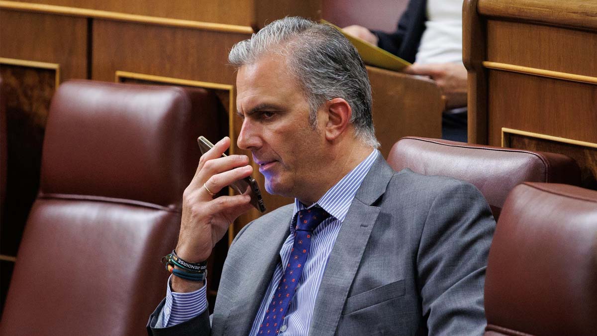 Vox asegura que hay un «consenso indigno» entre PP y PSOE para «blanquear» a ETA