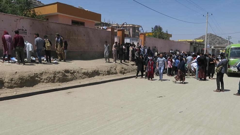 (VÍDEO) Al menos 19 muertos y 30 heridos en «ataque suicida» en un colegio de Kabul, Afganistán