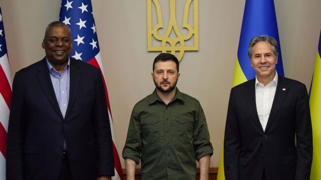 El secretario de Estado de EE.UU. llega por sorpresa a Kiev tras el anuncio de un nuevo paquete de ayuda militar