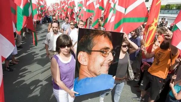 La UE llama a proteger la «dignidad» de las víctimas del terrorismo frente a «humillaciones»