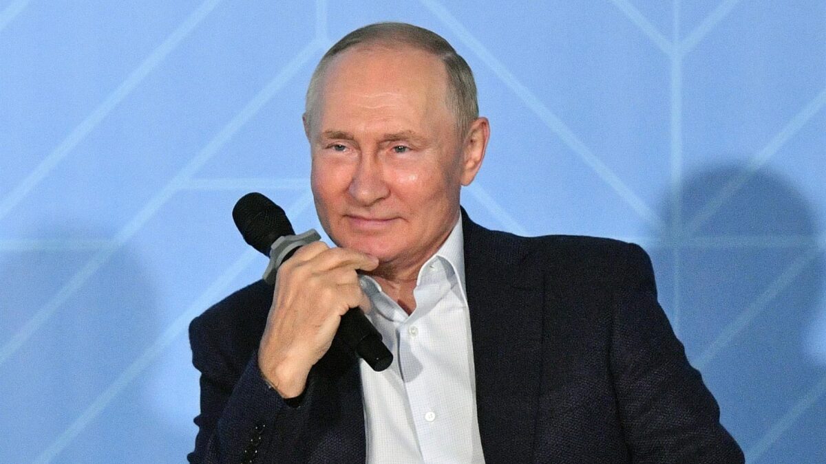 Las sanciones europeas no afectan a Putin: Rusia ingresó en 2022 un 28% más por su petróleo y gas