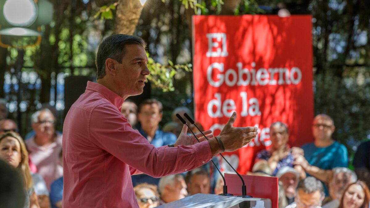 Sánchez señala a las «grandes energéticas»: «Llevan de la mano al PP y a la derecha mediática» para tratar de oponerse a sus medidas