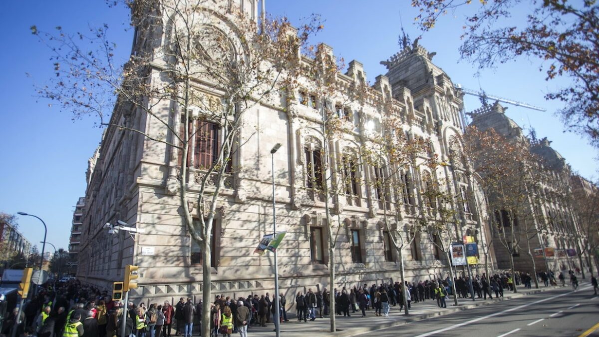 El TSJC mantiene el 25% de castellano en las dos escuelas catalanas que ya aplicaban la medida de forma cautelar