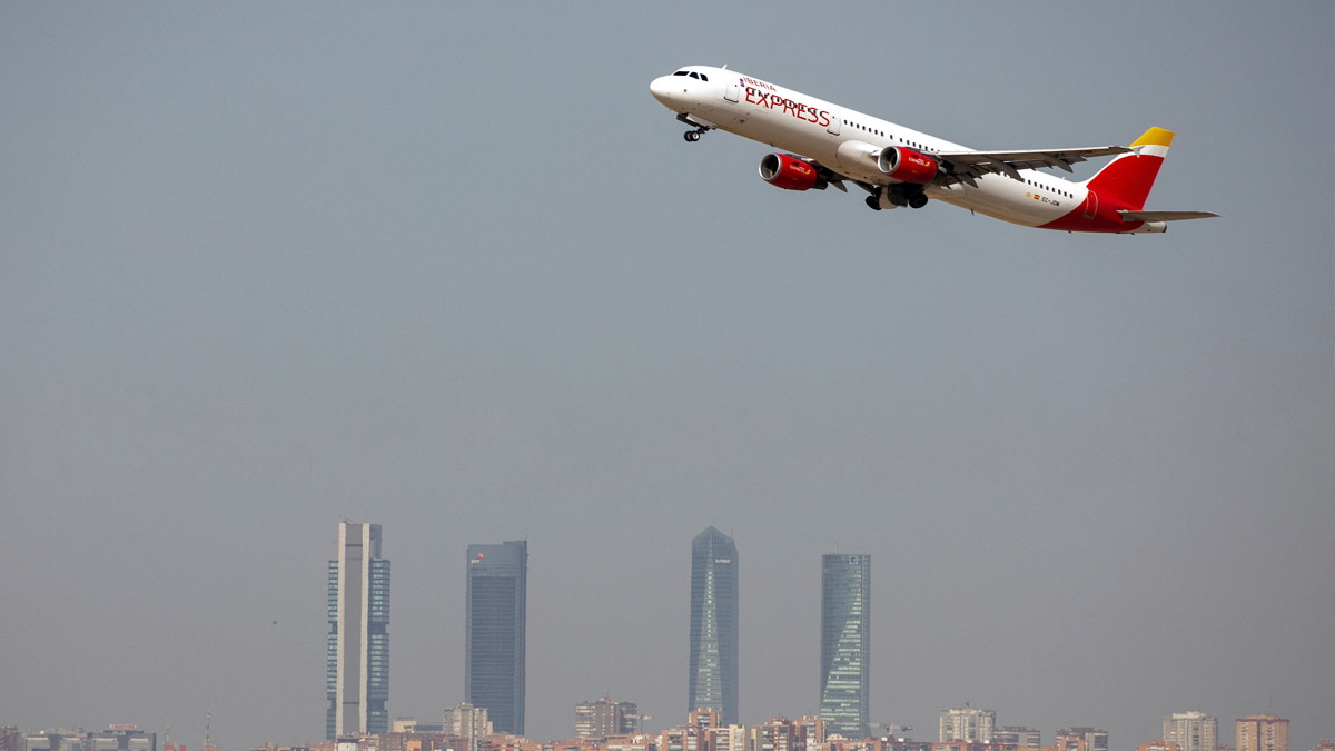 Iberia Express retoma la negociación del nuevo convenio de TCP tras las huelgas