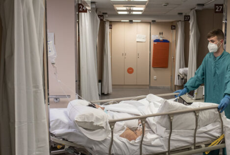 El Sindicato de Enfermería denuncia el «déficit estructural» de camas hospitalarias y de UCI
