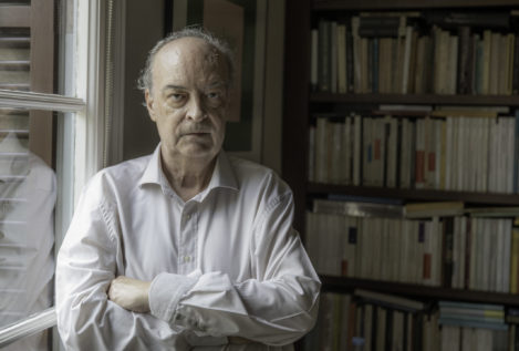 Enrique Vila-Matas: «Me gusta hablar de literatura como se charla de fútbol»
