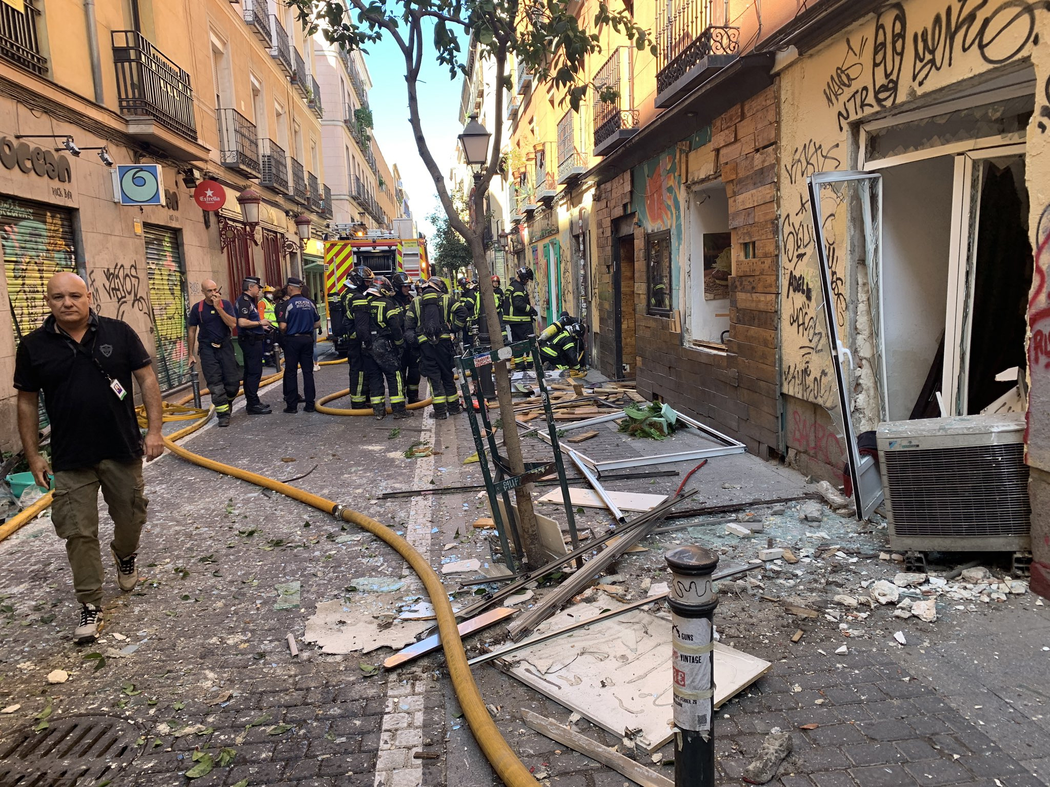 Vecino de Malasaña del portal de la explosión: "Estamos vivos"