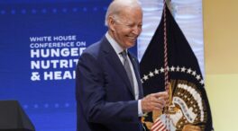 (VÍDEO) Nueva confusión de Biden: busca en un acto a una congresista republicana muerta