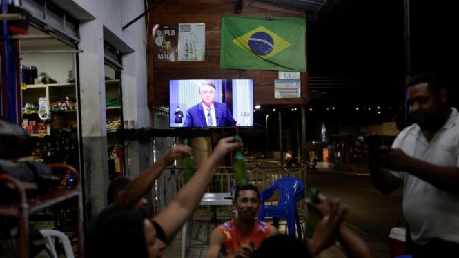Bolsonaro se despide de la campaña electoral con duros ataques personales hacia Lula