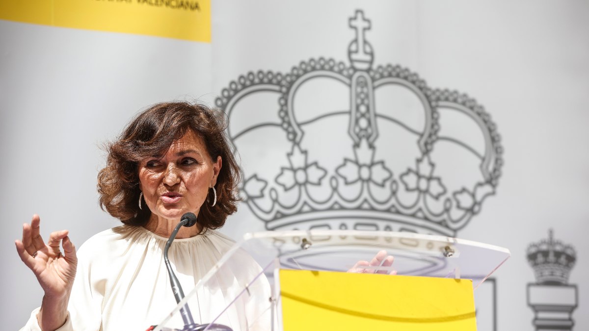 Carmen Calvo: «España no es ni republicana ni monárquica, somos anarquistas»