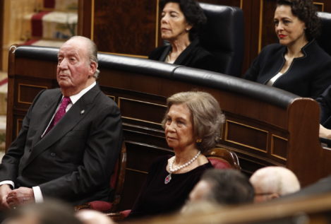 Juan Carlos I se verá con el Rey en público por primera vez en dos años en el funeral de Isabel II