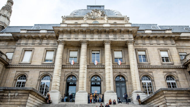 Francia concede la libertad condicional a dos etarras encarcelados hace 32 años