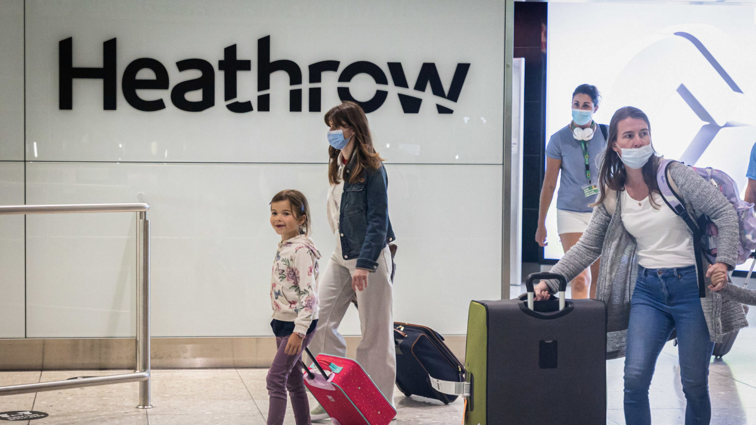 El aeropuerto de Londres detendrá los vuelos en lunes para respetar el silencio por Isabel II