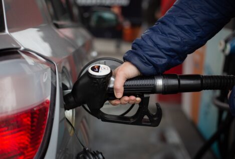 El diésel, desbocado: alcanza la mayor diferencia de precio con la gasolina