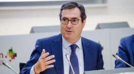 Garamendi acusa a Díaz de hacer «campaña» con su propuesta «errónea» de topar los precios
