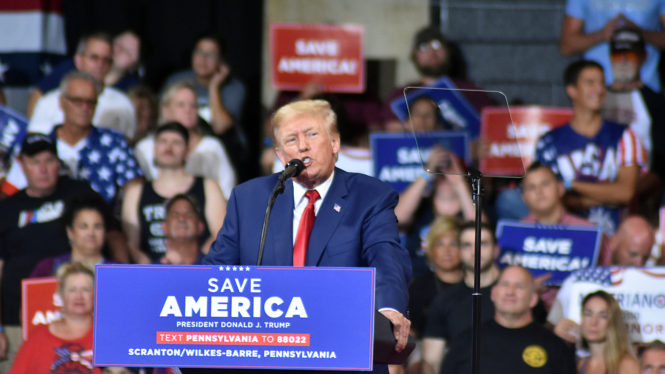 El FBI encuentra información nuclear sobre un Estado en los papeles incautados a Trump