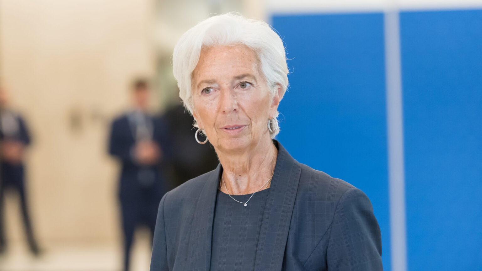 Lagarde critica que la mayoría de los estímulos fiscales empeoran la inflación
