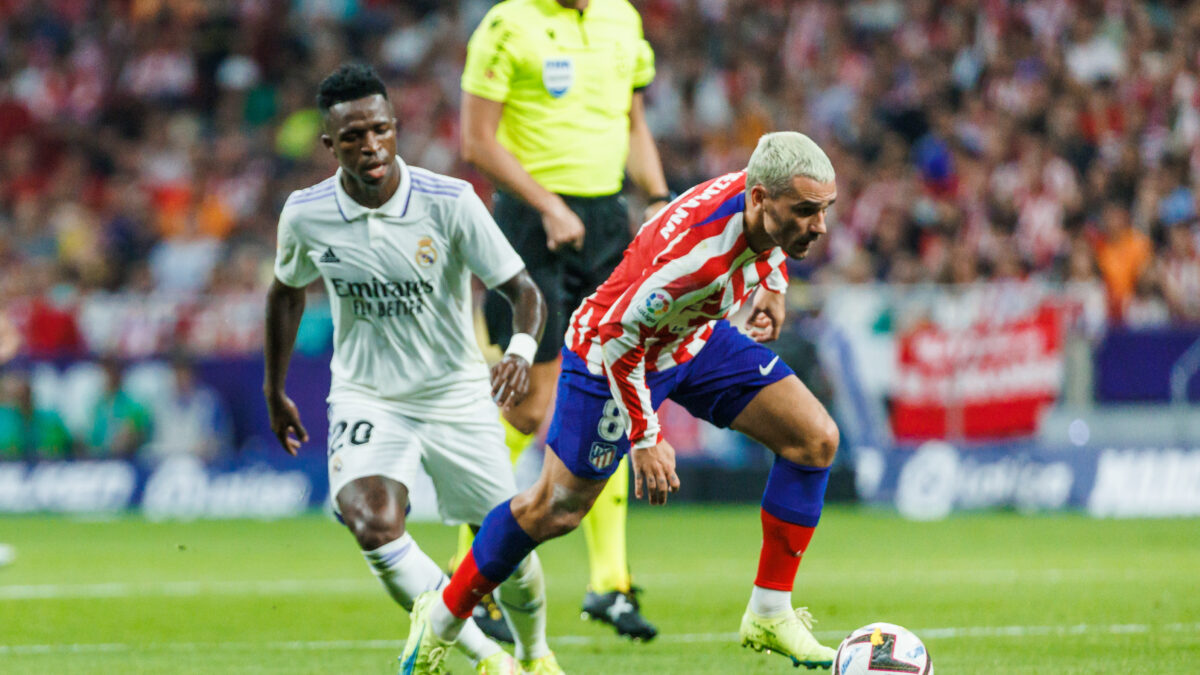 El Atlético de Madrid condena dos días después los insultos racistas a Vinícius