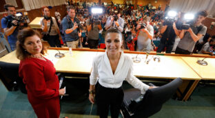 Macarena Olona afirma que tiene apoyos y dinero para crear un partido, pero que no lo hará