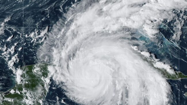 Cuba sufre un apagón total por el paso del huracán 'Ian'