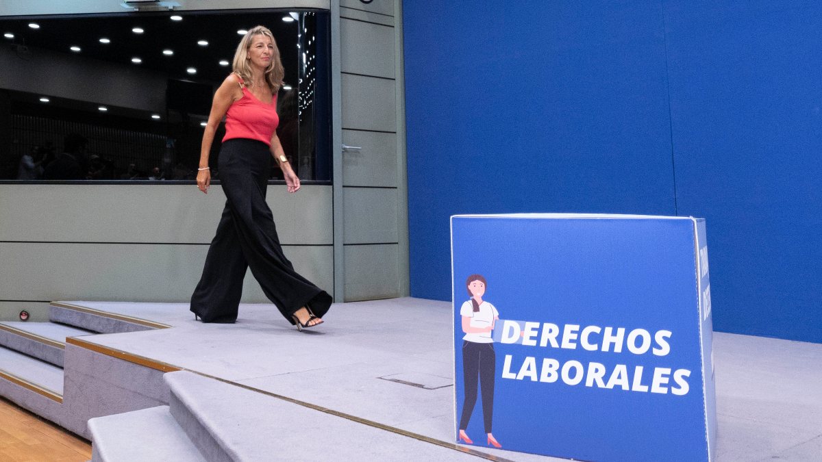 Díaz asegura que los sindicatos «tienen razón» e insta a la CEOE a negociar la subida salarial